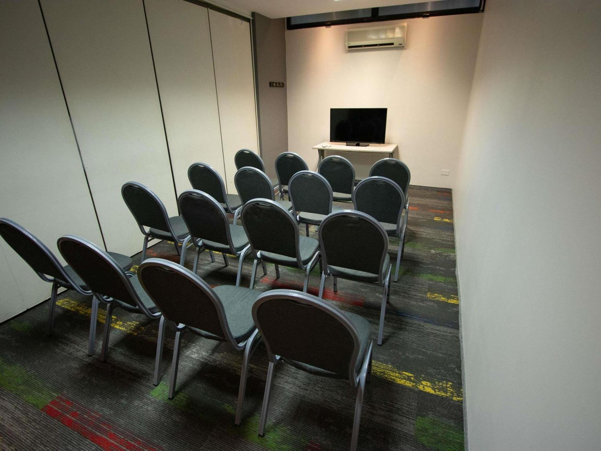 Hotel Ibis Rambla 3*